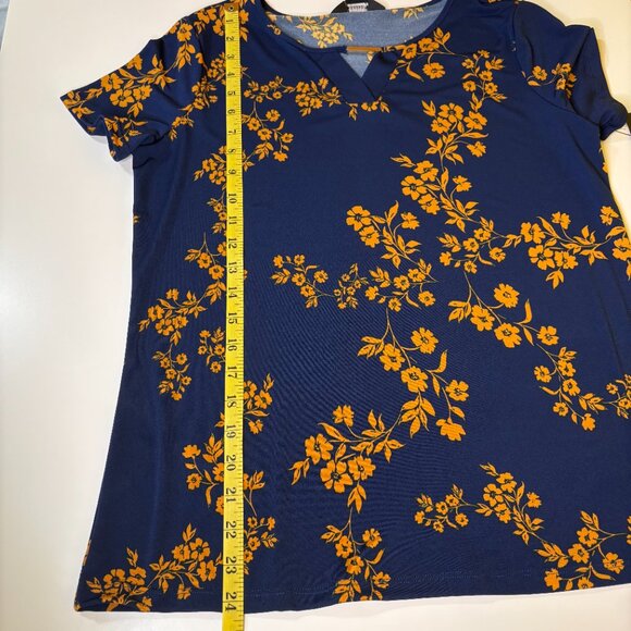 Liz Claiborne Womens Navy Floral V Neck Short Sleeve Top Sz Small‎ Career Office - Picture 5 of 7